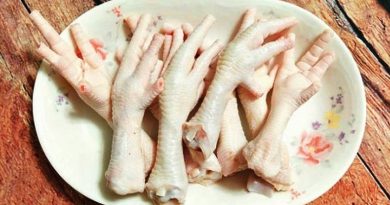 Ăn chân gà có thật sự là nguyên nhân khiến tay run? 4