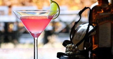 Công thức pha Cocktail Cosmopolitan cổ điển dành cho các quý cô hiện đại 3