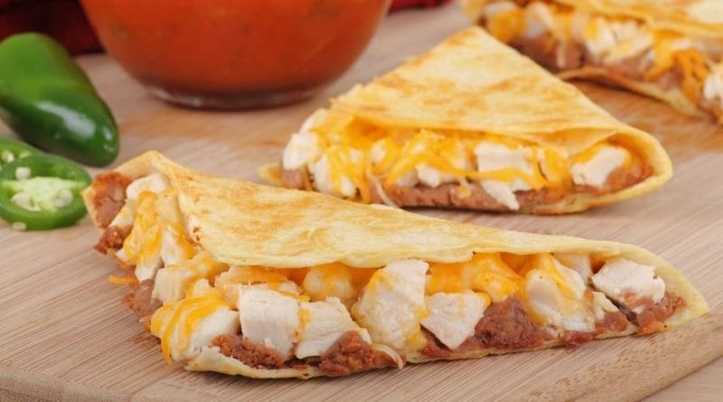 Hướng dẫn làm bánh phô mai thịt gà Quesadilla đơn giản tại nhà 1