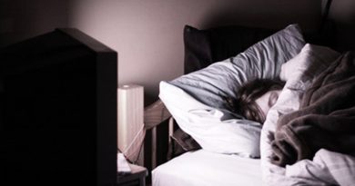 Bật tivi để dễ ngủ hơn nhưng bạn có biết điều này ảnh hưởng thế nào đến sức khỏe không? 4
