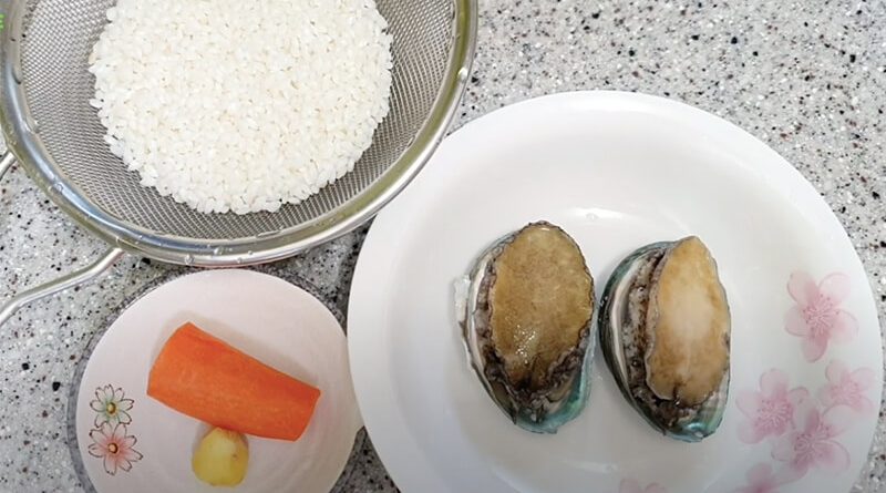 Cách nấu cháo bào ngư thơm ngon bổ dưỡng cho bé 9