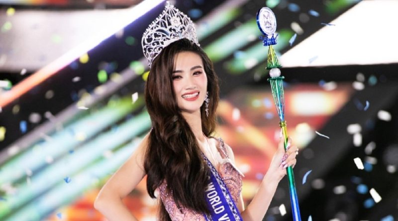 Hoa hậu Huỳnh Trần Ý Nhi hiện ra sao sau loạt ồn ào vạ miệng? 1