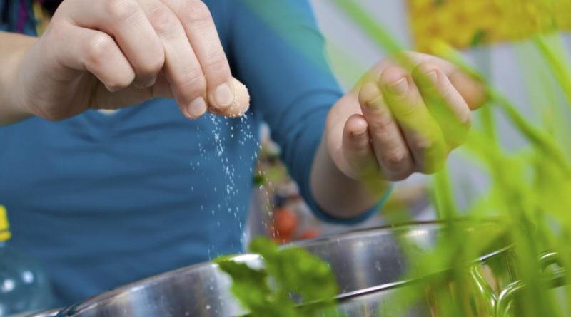 Luộc rau muốn xanh ngon đừng cho muối: Làm cách đơn giản này rau luộc xanh ngon, tốt cho sức khỏe 1