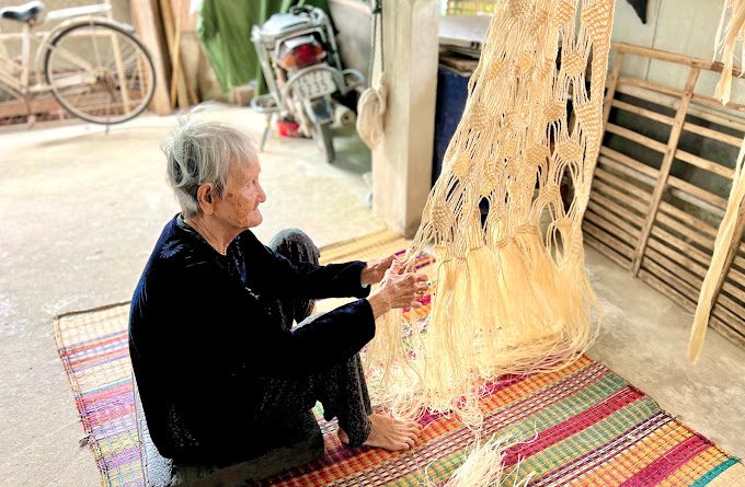 Du lịch Hội An, tìm hiểu nghề đan võng từ cây ngô đồng có “1-0-2″ ở Cù Lao Chàm 3