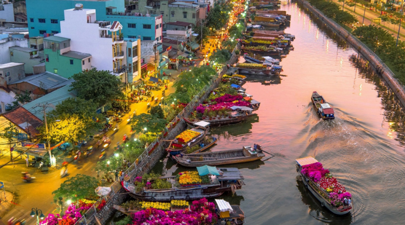 Sài Gòn tổ chức chợ hoa xuân “Trên bến dưới thuyền” Tết 2024 7