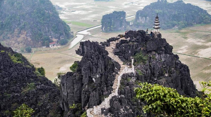 Tour Ninh Bình trong ngày ngắm Tràng An xanh mát thơ mộng 9